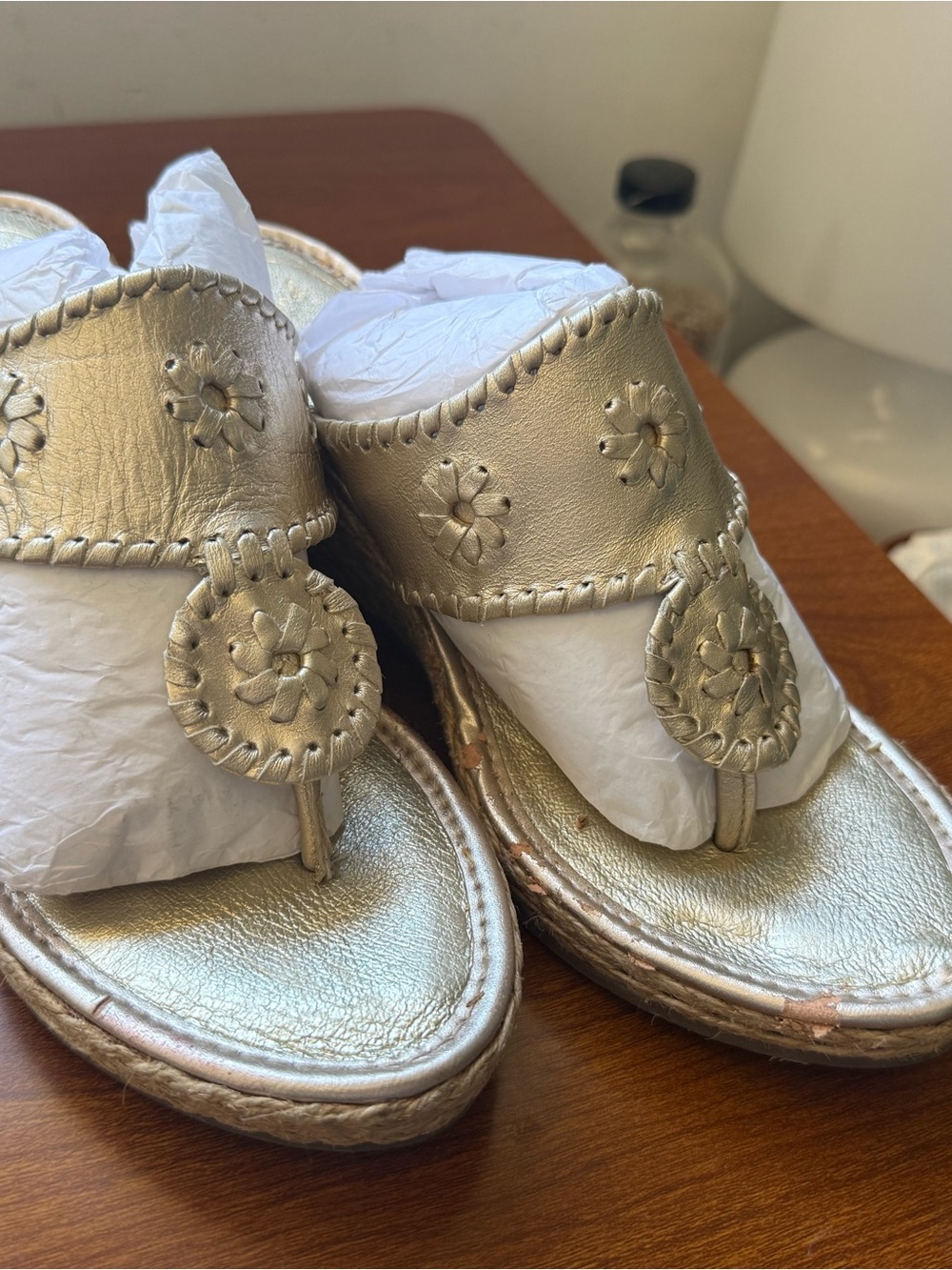 Jack Rogers Metallic Gold Leather Thong Sandals size 9